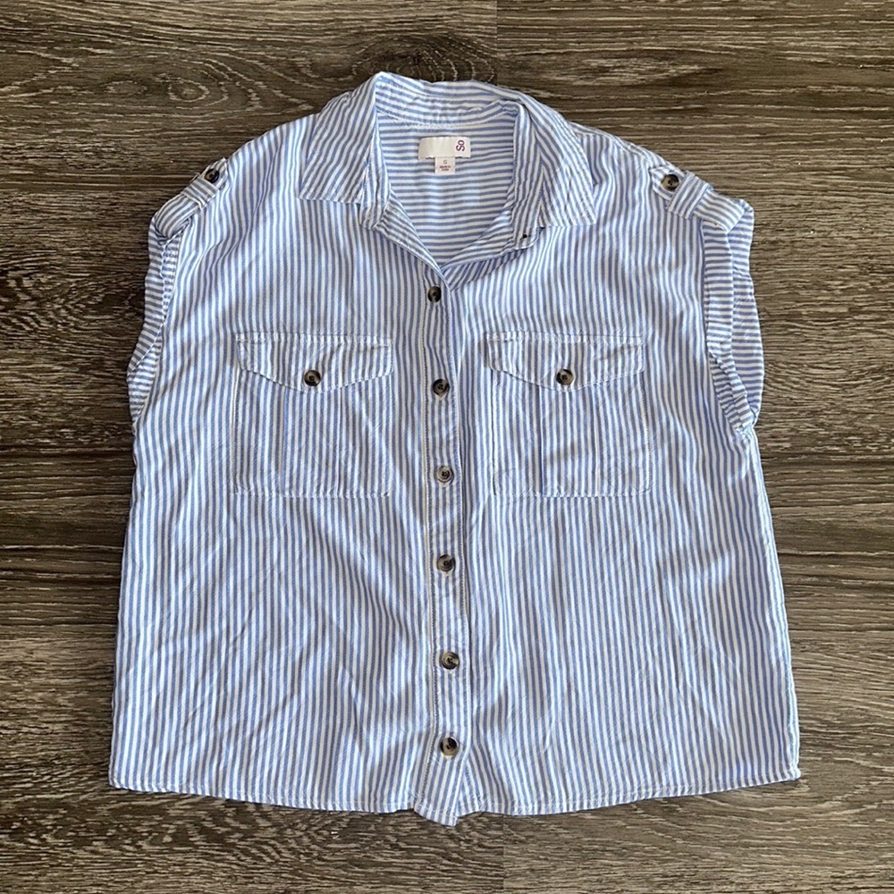 SO collared short sleeve button down shirt
